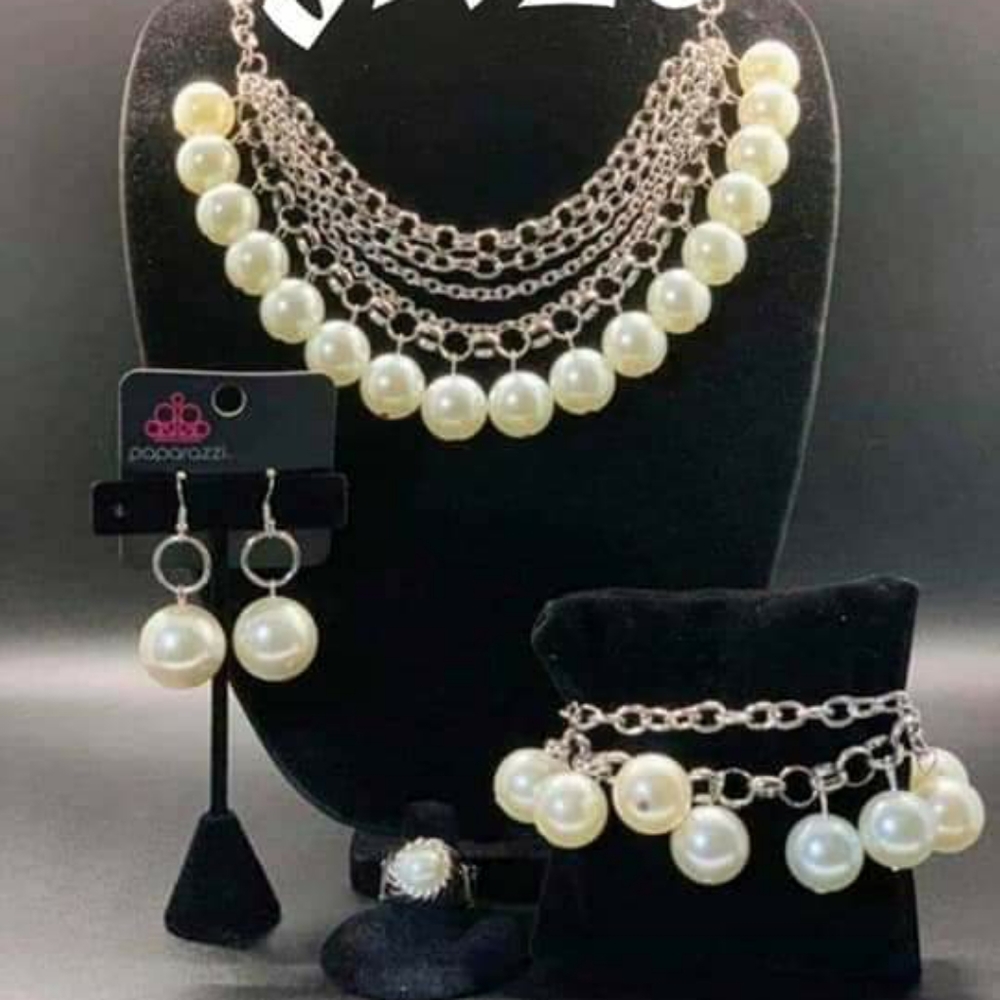Necklace set